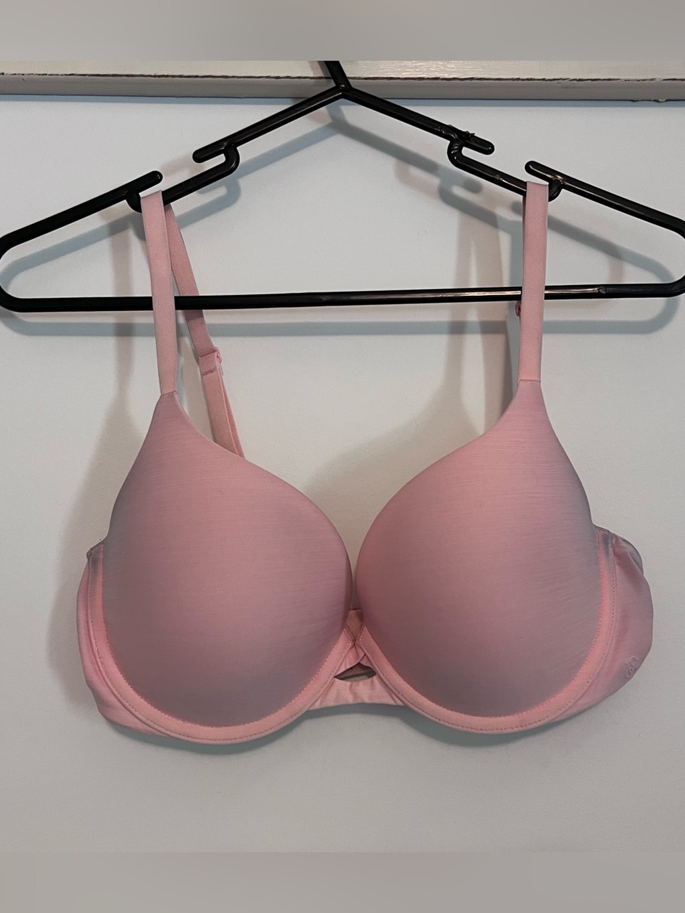 Victoria’s Secret size 34D perfect shape pink bra